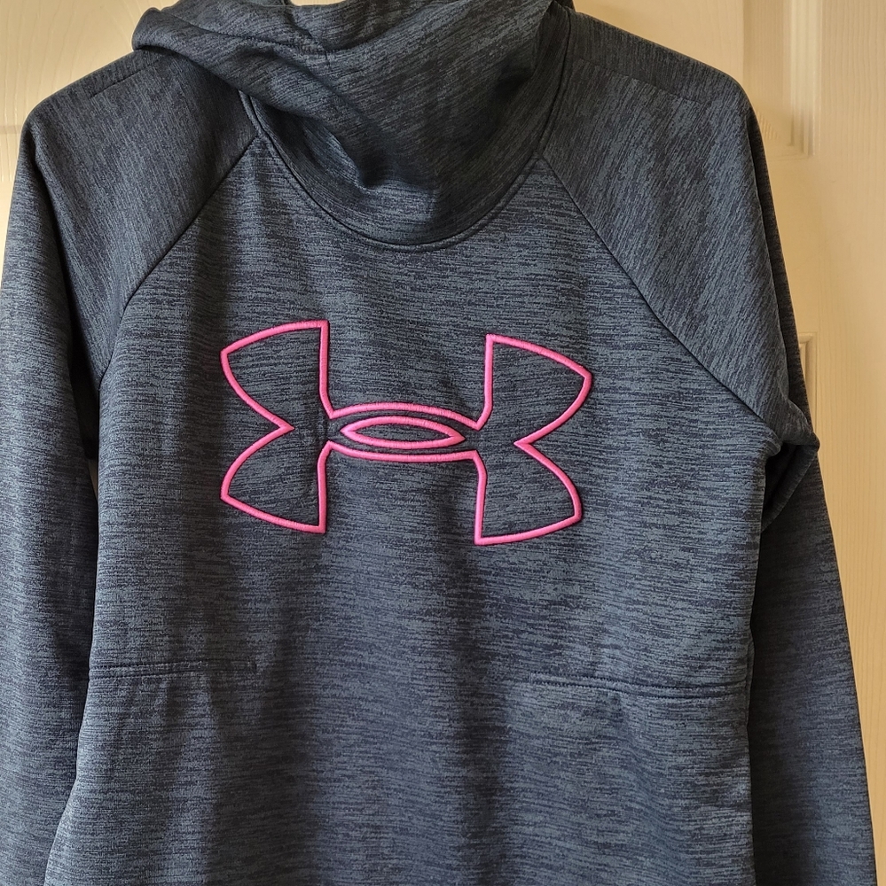 🌸2/30🌸 Under Armour Hoodie